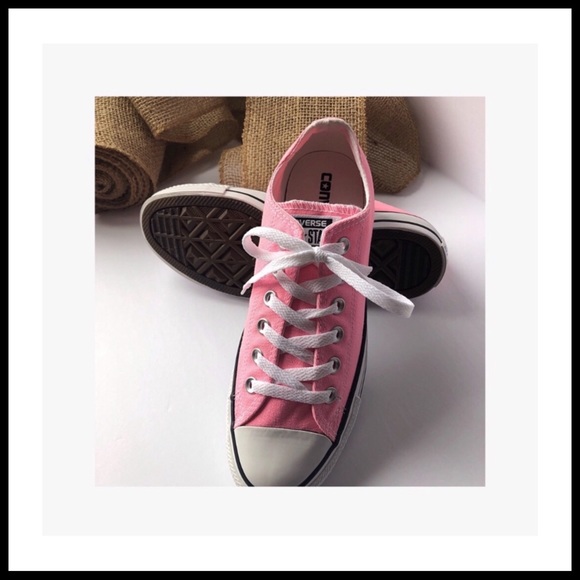 Converse Shoes - Converse • NWOT Chuck Taylor